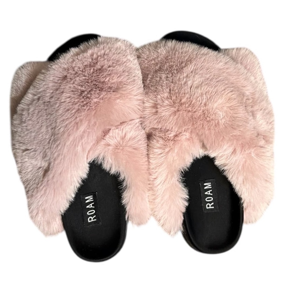 ROAM Women's Soft Pink Plush Slippers